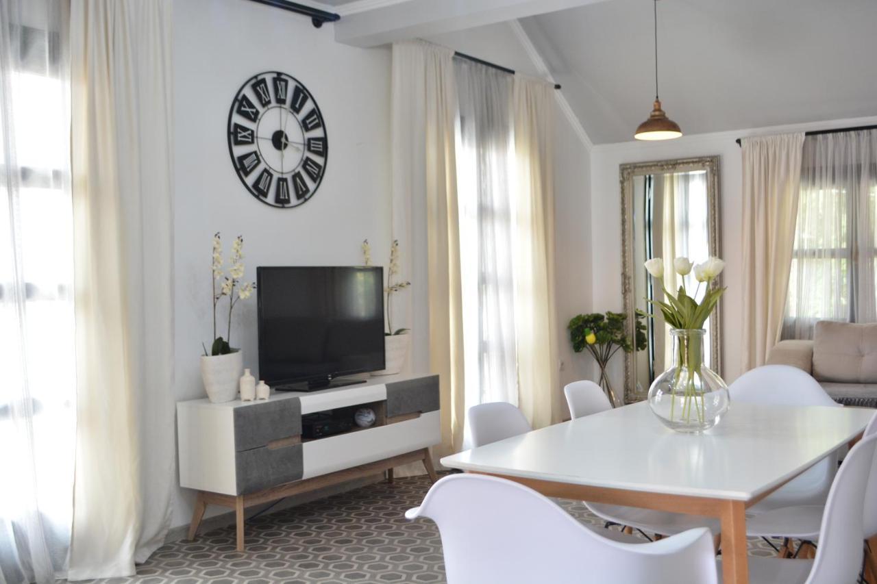 Apartman L&M เซทินเจ ภายนอก รูปภาพ