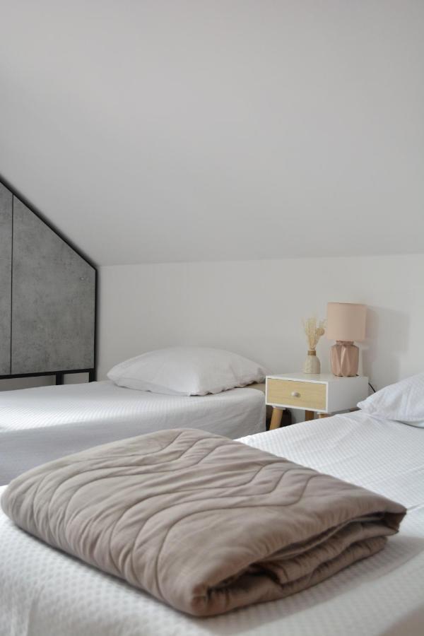 Apartman L&M เซทินเจ ภายนอก รูปภาพ