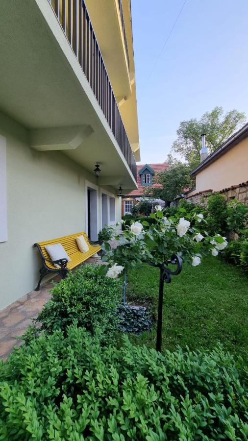 Apartman L&M เซทินเจ ภายนอก รูปภาพ