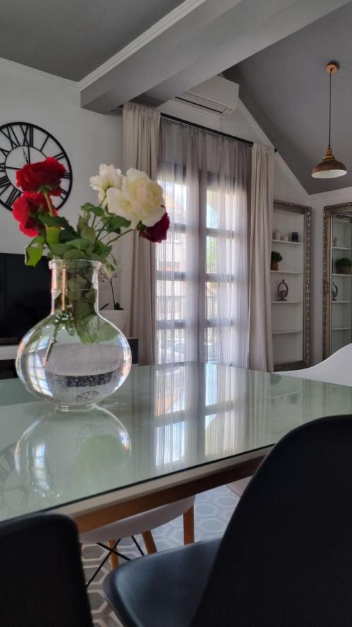 Apartman L&M เซทินเจ ภายนอก รูปภาพ
