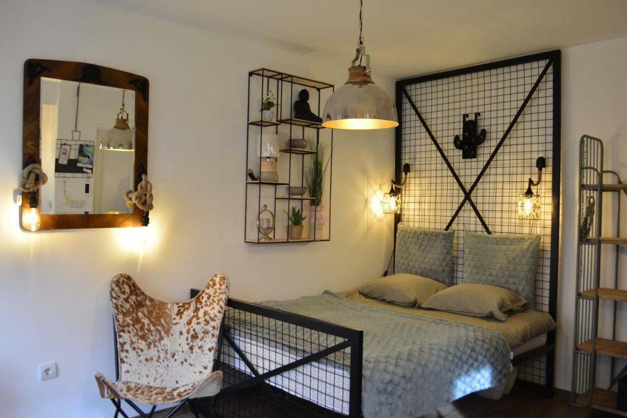 Apartman L&M เซทินเจ ภายนอก รูปภาพ