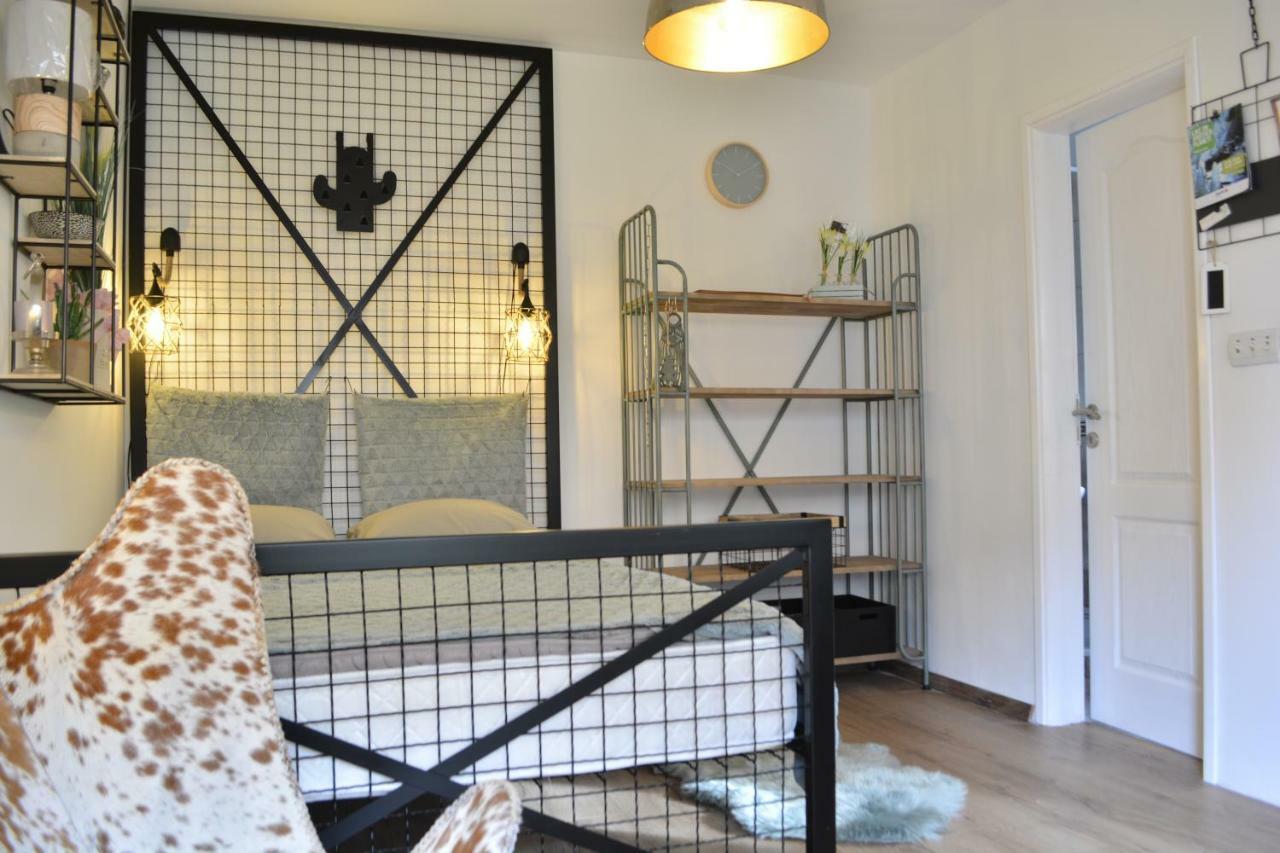 Apartman L&M เซทินเจ ภายนอก รูปภาพ
